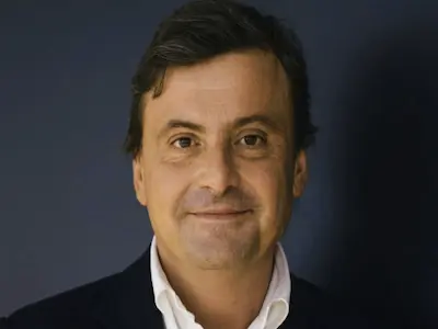 Carlo Calenda raccomanda Daxloriz